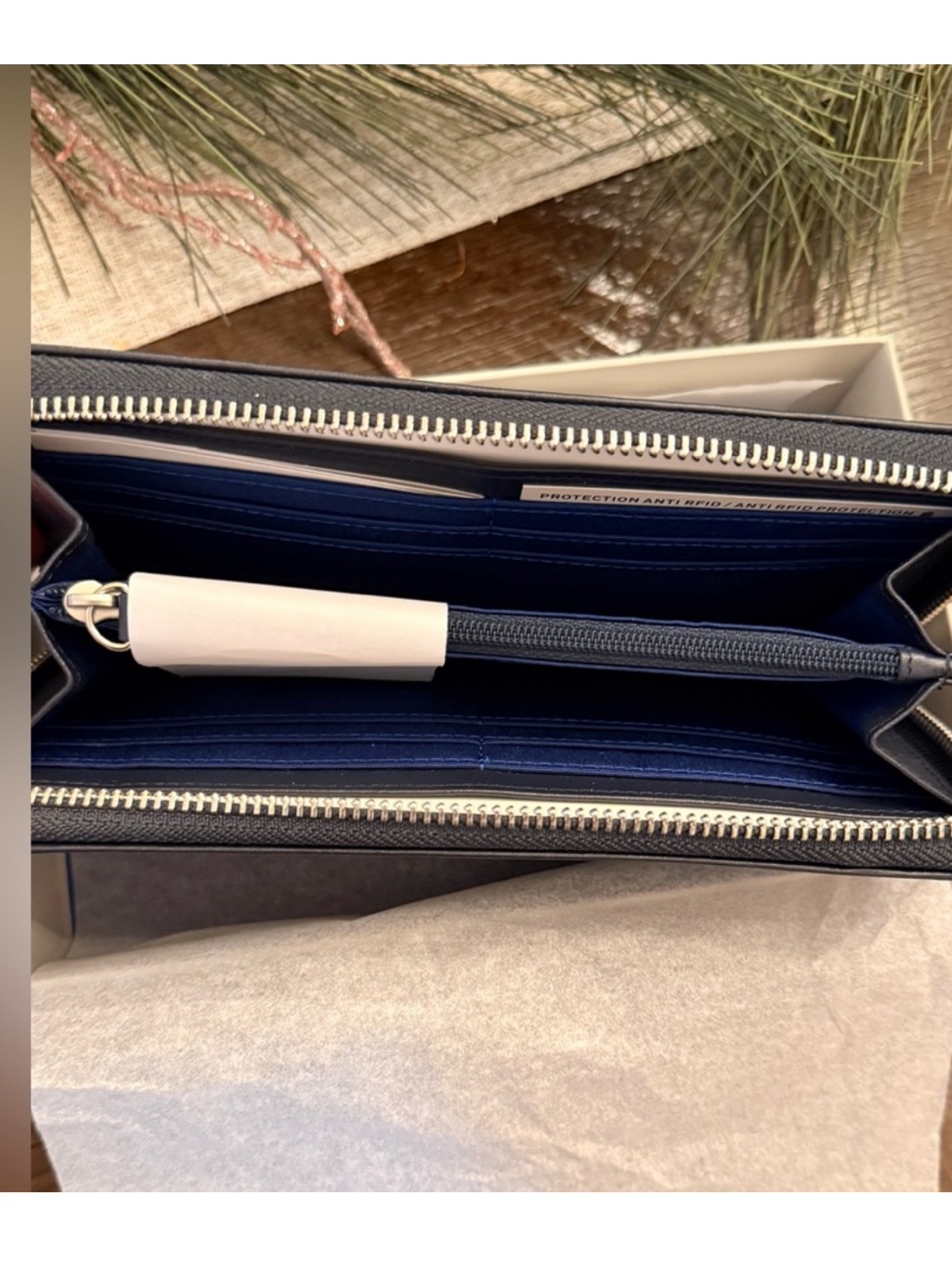 Le Tanneur Navy Leather Zip Wallet — image 2 of 8